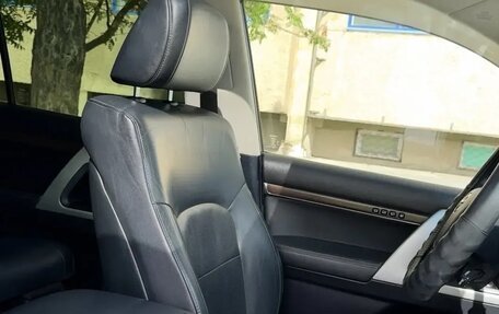 Toyota Land Cruiser 200, 2015 год, 6 390 000 рублей, 6 фотография