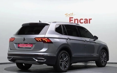 Volkswagen Tiguan II, 2022 год, 2 220 013 рублей, 3 фотография