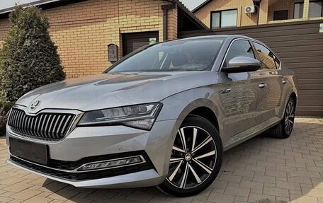 Skoda Superb III рестайлинг, 2024 год, 2 790 000 рублей, 3 фотография