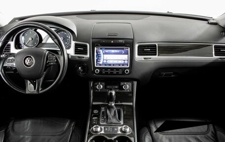 Volkswagen Touareg III, 2015 год, 2 260 000 рублей, 11 фотография