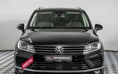 Volkswagen Touareg III, 2015 год, 2 260 000 рублей, 2 фотография
