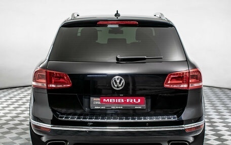 Volkswagen Touareg III, 2015 год, 2 260 000 рублей, 6 фотография