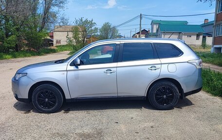 Mitsubishi Outlander III рестайлинг 3, 2013 год, 930 000 рублей, 5 фотография