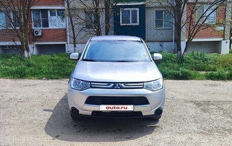 Mitsubishi Outlander III рестайлинг 3, 2013 год, 930 000 рублей, 12 фотография