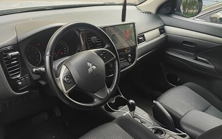 Mitsubishi Outlander III рестайлинг 3, 2013 год, 930 000 рублей, 6 фотография