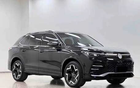 Volkswagen Tiguan, 2025 год, 4 280 013 рублей, 3 фотография