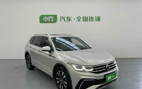 Volkswagen Tiguan II, 2022 год, 2 200 013 рублей, 3 фотография