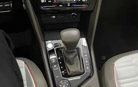 Volkswagen Tiguan II, 2022 год, 2 200 013 рублей, 13 фотография