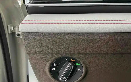 Volkswagen Tiguan II, 2022 год, 2 200 013 рублей, 15 фотография