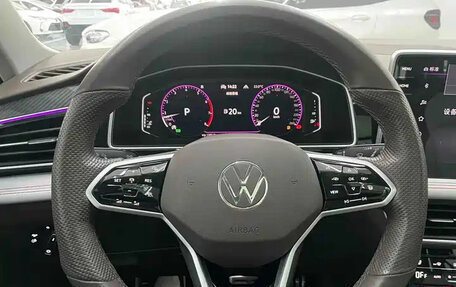 Volkswagen Tiguan II, 2022 год, 2 200 013 рублей, 10 фотография