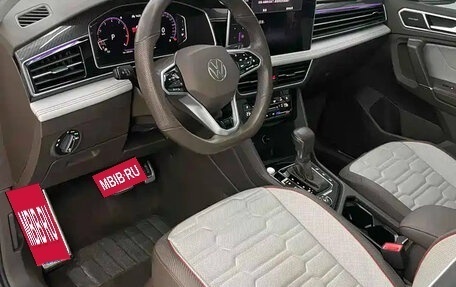 Volkswagen Tiguan II, 2022 год, 2 200 013 рублей, 8 фотография