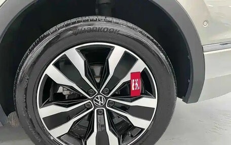 Volkswagen Tiguan II, 2022 год, 2 200 013 рублей, 27 фотография