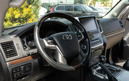 Toyota Land Cruiser 200, 2018 год, 7 250 000 рублей, 15 фотография