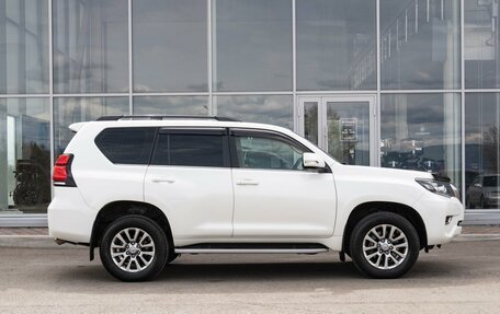 Toyota Land Cruiser Prado 150 рестайлинг 2, 2018 год, 5 090 000 рублей, 5 фотография