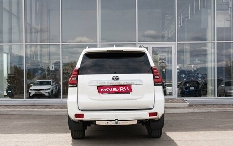 Toyota Land Cruiser Prado 150 рестайлинг 2, 2018 год, 5 090 000 рублей, 4 фотография