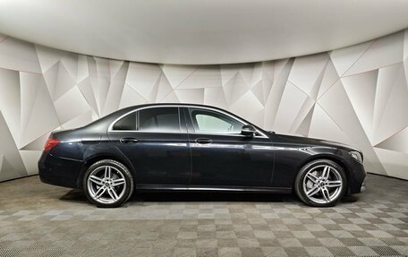Mercedes-Benz E-Класс, 2019 год, 3 300 000 рублей, 6 фотография