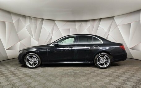 Mercedes-Benz E-Класс, 2019 год, 3 300 000 рублей, 5 фотография