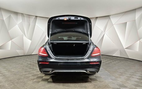Mercedes-Benz E-Класс, 2019 год, 3 300 000 рублей, 12 фотография