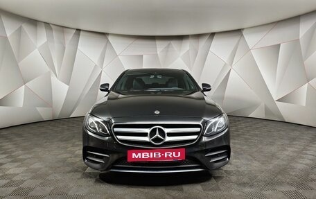 Mercedes-Benz E-Класс, 2019 год, 3 300 000 рублей, 7 фотография