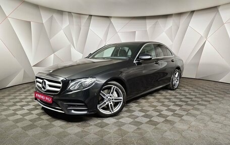 Mercedes-Benz E-Класс, 2019 год, 3 300 000 рублей, 1 фотография