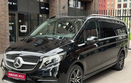 Mercedes-Benz V-Класс, 2021 год, 5 700 000 рублей, 1 фотография