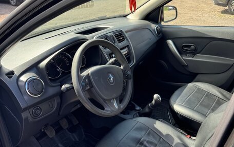 Renault Sandero II рестайлинг, 2016 год, 900 000 рублей, 1 фотография