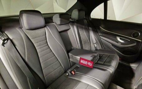 Mercedes-Benz E-Класс, 2019 год, 3 300 000 рублей, 17 фотография