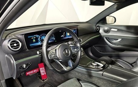 Mercedes-Benz E-Класс, 2019 год, 3 300 000 рублей, 19 фотография