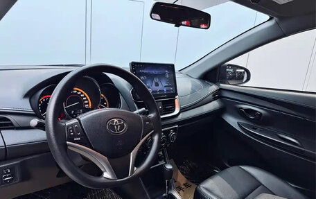 Toyota Yaris XP150 рестайлинг, 2022 год, 1 132 800 рублей, 5 фотография