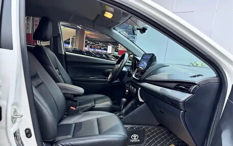 Toyota Yaris XP150 рестайлинг, 2022 год, 1 132 800 рублей, 13 фотография