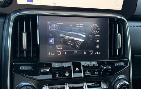 Lexus LX, 2024 год, 15 900 000 рублей, 14 фотография