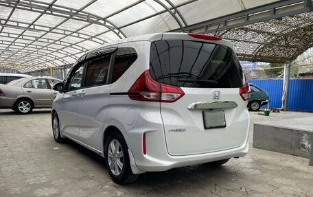Honda Freed II, 2022 год, 1 540 000 рублей, 6 фотография