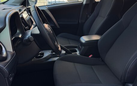 Toyota RAV4, 2018 год, 2 585 000 рублей, 21 фотография