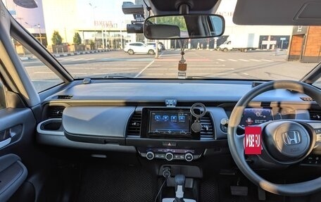 Honda Fit, 2021 год, 1 200 000 рублей, 14 фотография