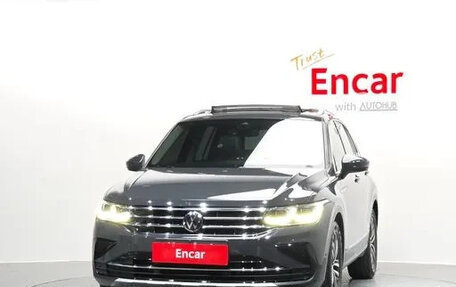Volkswagen Tiguan II, 2023 год, 3 150 013 рублей, 2 фотография