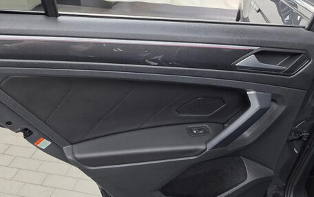Volkswagen Tiguan II, 2023 год, 3 150 013 рублей, 21 фотография