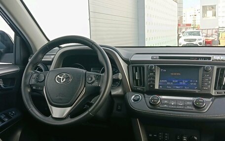 Toyota RAV4, 2018 год, 2 495 000 рублей, 13 фотография