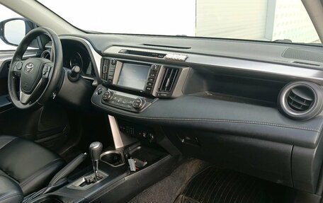 Toyota RAV4, 2018 год, 2 495 000 рублей, 9 фотография