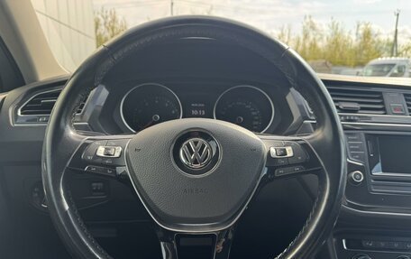 Volkswagen Tiguan II, 2017 год, 2 400 000 рублей, 13 фотография