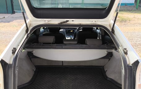 Toyota Prius, 2011 год, 920 000 рублей, 8 фотография