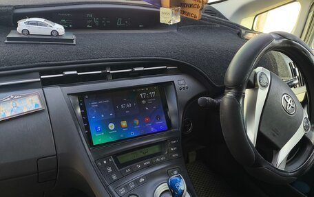 Toyota Prius, 2011 год, 920 000 рублей, 5 фотография