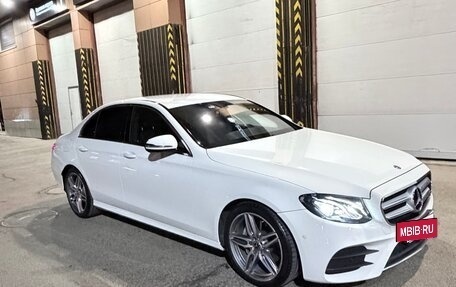 Mercedes-Benz E-Класс, 2017 год, 3 100 000 рублей, 2 фотография