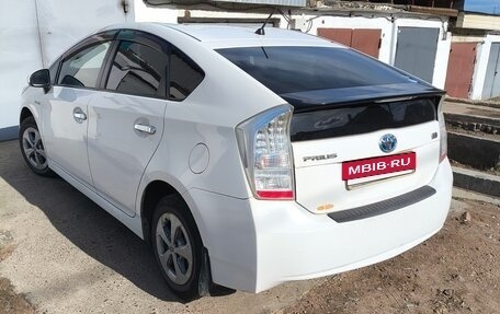 Toyota Prius, 2011 год, 920 000 рублей, 10 фотография
