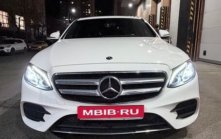 Mercedes-Benz E-Класс, 2017 год, 3 100 000 рублей, 3 фотография