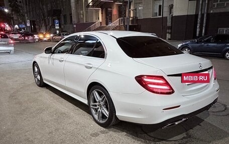 Mercedes-Benz E-Класс, 2017 год, 3 100 000 рублей, 5 фотография