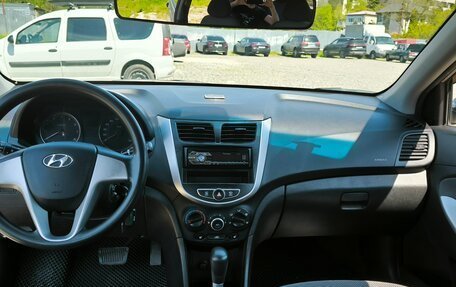Hyundai Solaris II рестайлинг, 2013 год, 850 000 рублей, 6 фотография
