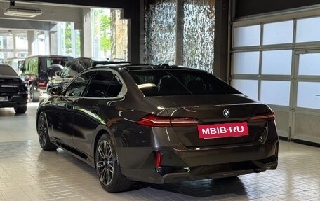 BMW 5 серия, 2024 год, 7 733 800 рублей, 4 фотография