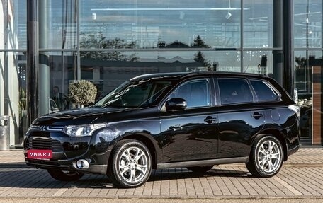 Mitsubishi Outlander III рестайлинг 3, 2014 год, 1 335 000 рублей, 1 фотография