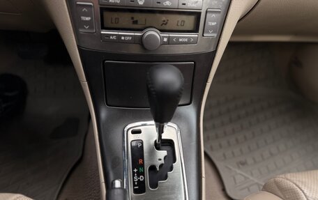 Toyota Avensis III рестайлинг, 2006 год, 790 000 рублей, 22 фотография