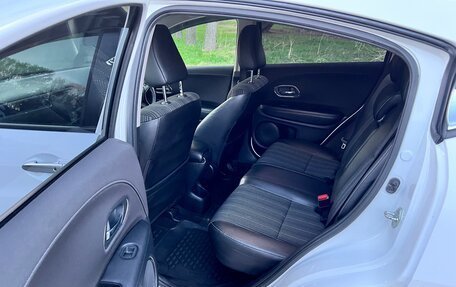 Honda Vezel, 2014 год, 1 400 000 рублей, 19 фотография